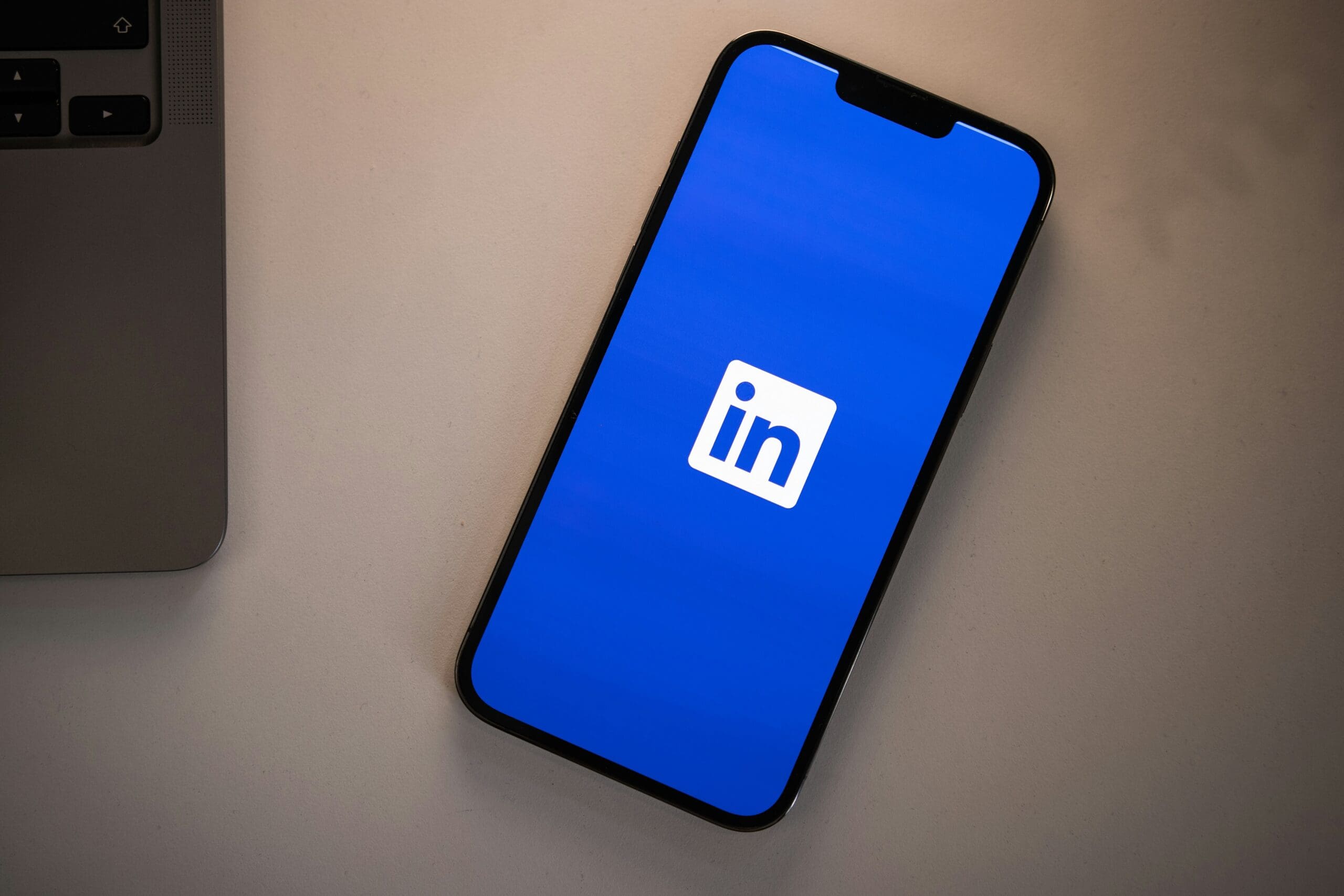 découvrez comment maximiser votre présence sur linkedin et améliorer votre stratégie de marketing avec des conseils professionnels et des meilleures pratiques.