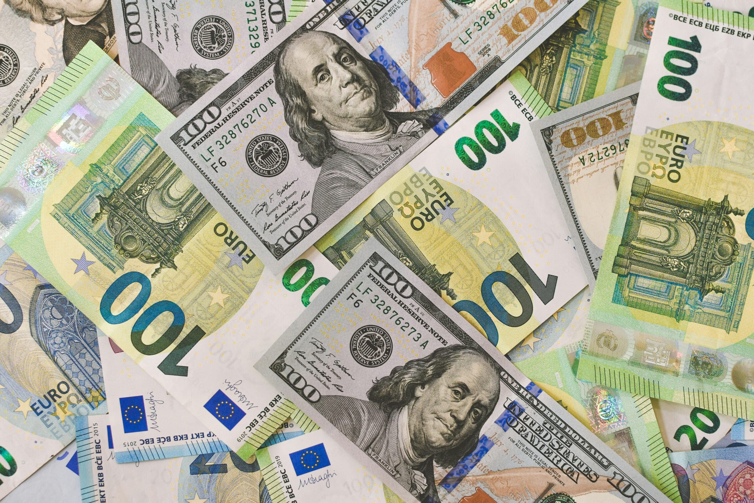 découvrez l'essentiel du commerce international et les stratégies pour réussir sur le marché mondial avec notre guide complet sur le commerce international.