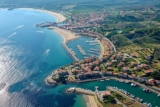 Code Postal et Dynamique Économique : Focus sur Six-Fours-les-Plages