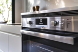Comment utiliser le mode pyrolyse du four Electrolux ?