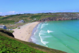 La Baie des Trépassés : Une fenêtre sur la beauté sauvage de la Bretagne et son impact économique local