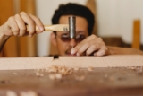 Travaux abusifs du voisin : Que faire contre ces nuisances sonores quotidiennes ?