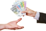Quand et Comment Réclamer la Taxe d&rsquo;Enlèvement des Ordures Ménagères au Locataire : Guide Pratique pour les Propriétaires